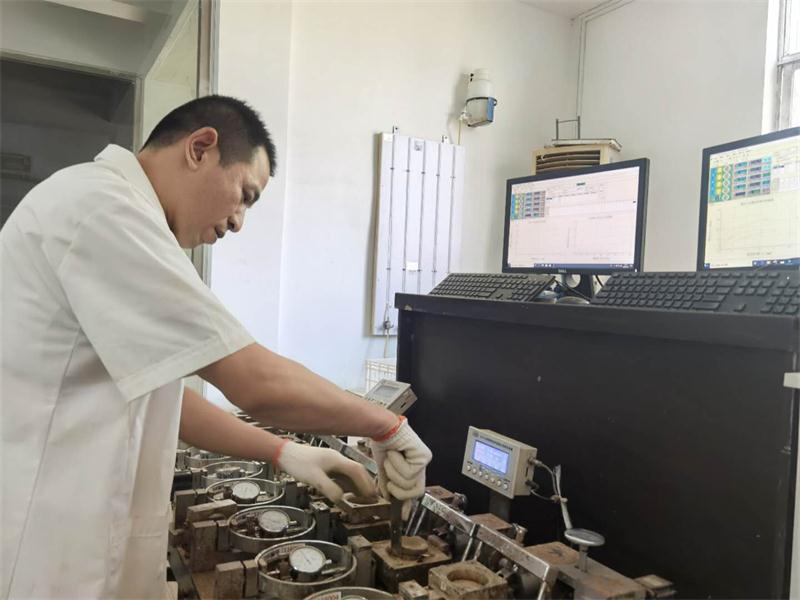 公司同002A：土工試驗(yàn)甲級(jí)，可以承擔(dān)甲級(jí)及以下工程勘察資格所能承擔(dān)工程勘察項(xiàng)目的土工試驗(yàn)任務(wù)； 聯(lián)系人：任玲，電話：18653883892(圖2)